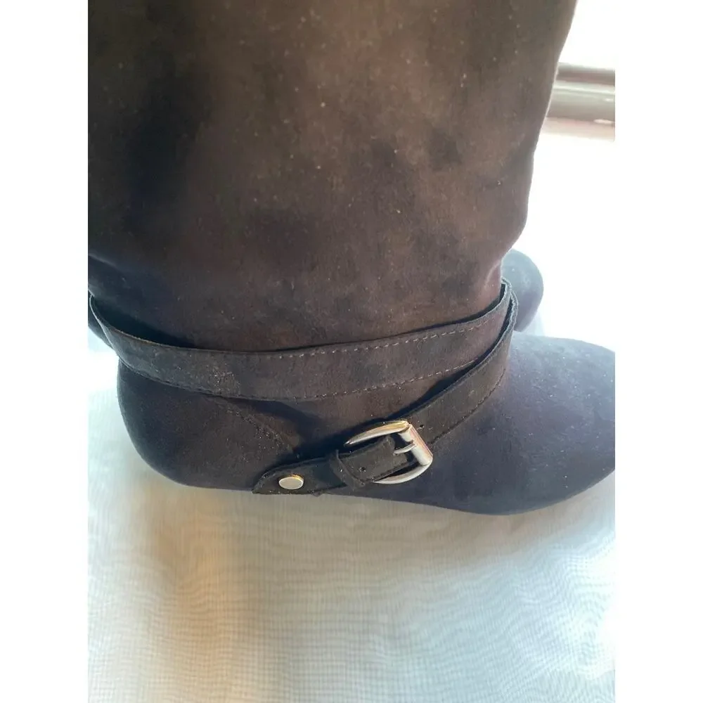 Women’s boats size 8 medium black suede
